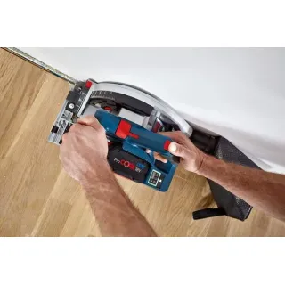 Комплект акумулаторен циркуляр Bosch GKT 18 V - 52 GC + Прахосмукачка GAS 35 M AFC