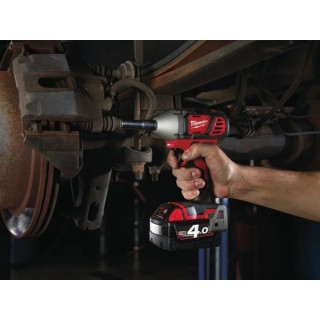 Акумулаторен ударен гайковерт Milwaukee M18BIW12-402C