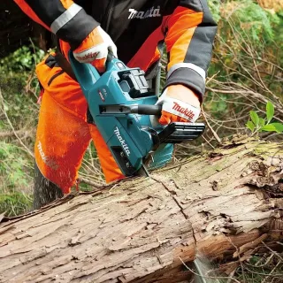 Акумулаторен верижен трион Makita UC011GT101/ 40V/ 5.0Ah/ XGT Акумулаторен верижен трион Makita UC011GT101/ 40V/ 5.0Ah/ XGT