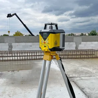 Ротационен лазер с лазерна рейка и статив Nivel System NL740R DIGITAL + LS-24 + SJJ1/ 700 м