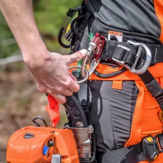 Бензинов верижен трион Husqvarna T525/ 1100W Бензинов верижен трион Husqvarna T525/ 1100W