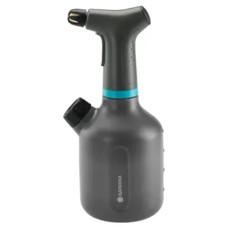 Акумулаторната пръскачка с помпа Gardena EasyPump/ 1л