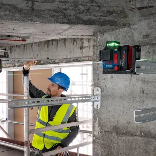 Линеен лазерен нивелир Bosch GLL 18V-120-33 CG/ 18V Линеен лазерен нивелир Bosch GLL 18V-120-33 CG/ 18V