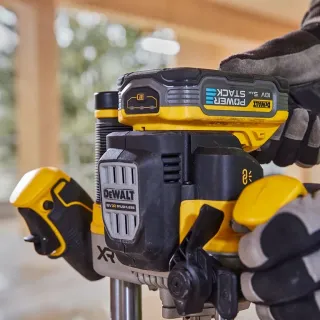 Акумулаторна оберфреза DeWALT DCW620NT-XJ/ 18V