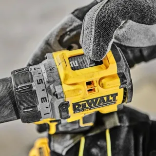 Винтоверт акумулаторен DeWALT DCD800E2T/ 18 V/ 1.7 Ah/ 90 Nm