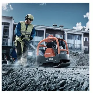 Виброплоча реверсивна Husqvarna Construction LG 300 DE / 4.6 kW/ 40 kN