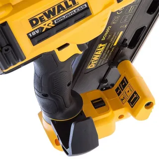 Акумулаторен такер DeWALT DCN692N 18 V