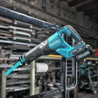 Акумулаторен саблен трион Makita JR001GZ/ 40 V/ 32 мм