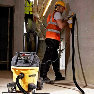 Прахосмукачка за сухо и мокро почистване DeWALT DWV902M, 1400 W