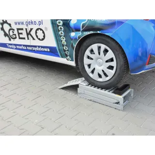 Комплект сгъваеми рампи за автомобили Geko G02047/ 2 бр./ 2200 кг Комплект сгъваеми рампи за автомобили Geko G02047/ 2 бр./ 2200 кг