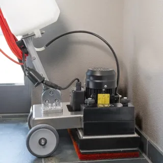 Подопочистваща машина SPRiNTUS Titan Square/ 550W