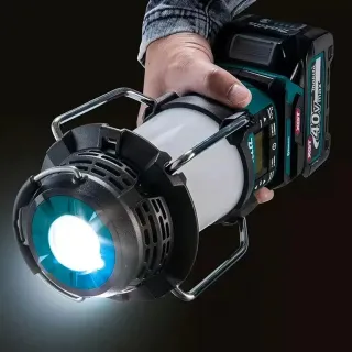 Акумулаторно радио с фенер Makita MR009GZ/ 40V