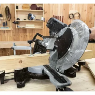 Комбиниран потапящ циркуляр Scheppach KZGS305-BE black/ 2kW Комбиниран потапящ циркуляр Scheppach KZGS305-BE black/ 2kW