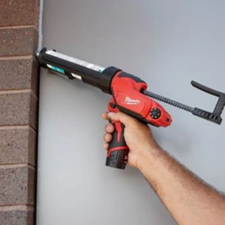 Акумулаторен пистолет за силикон Milwaukee M12PCG 310C-201B