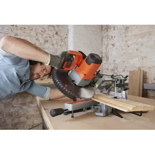 Потапящ циркуляр с герунг Black and Decker BES710/ 2100W