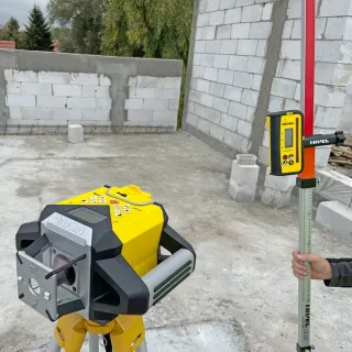 Ротационен лазер с лазерна рейка и статив с повдигаща глава Nivel System NL740R DIGITAL + LS-24 + SJJ32/ 700 м