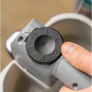 Акумулаторна ръчна сеялка IKRA IAST 12/ 12 V/ 2.5 Ah Акумулаторна ръчна сеялка IKRA IAST 12/ 12 V/ 2.5 Ah