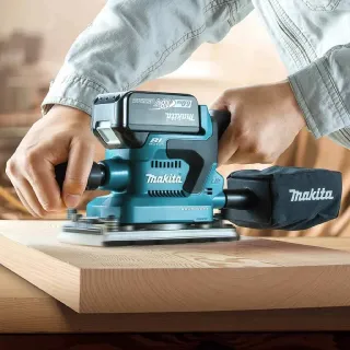 Акумулаторен виброшлайф Makita DBO381ZU/ 18 V