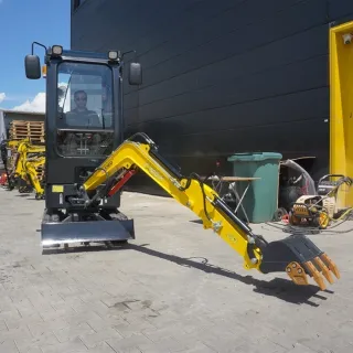 Верижен мини багер с чупеща стрела и кабина Cimex CHE12RS-CAB-SB/ 11.6 к.с.