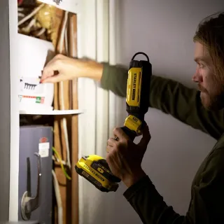 Акумулаторен фенер Stanley Fatmax SFMCL050B/ 18V Акумулаторен фенер Stanley Fatmax SFMCL050B/ 18V