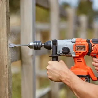 Акумулаторен перфоратор Black and Decker BCD900M1K/ 18V/ 4Ah Акумулаторен перфоратор Black and Decker BCD900M1K/ 18V/ 4Ah