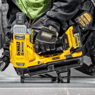 Акумулаторен такер DeWALT DCN890N 18 V