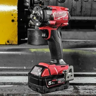 Акумулаторен гайковерт Milwaukee M18 FIW2F12-502X/ 18 V/ 5 Ah