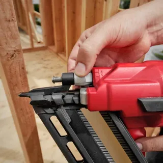 Акумулаторен такер Milwaukee M18 FFN-502C/ 18V/ 5Ah