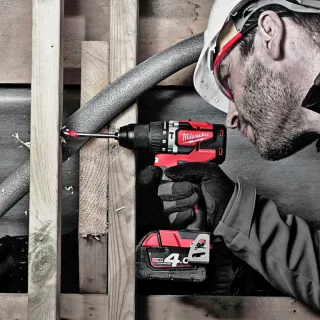 Акумулаторен винтоверт Milwaukee M18 CBLDD-402C/ 18 V/ 4 Ah