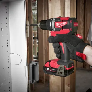 Акумулаторен винтоверт Milwaukee M18 CBLDD-402C/ 18 V/ 4 Ah