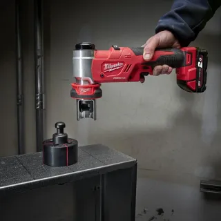 Акумулаторна преса за щанцоване Milwaukee M18 HKP-201C/ 18 V/ 2 Ah