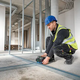 Линеен лазерен нивелир Bosch GLL 18V-120-33 CG/ 18V Линеен лазерен нивелир Bosch GLL 18V-120-33 CG/ 18V