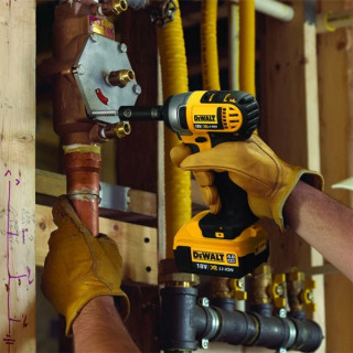 Акумулаторен ударен гайковерт DeWALT DCF880M2 - 203 Nm