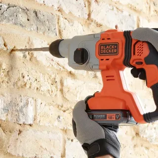 Акумулаторен перфоратор Black and Decker BCD900E2K/ 18 V/ 2х2.5Ah Акумулаторен перфоратор Black and Decker BCD900E2K/ 18 V/ 2х2.5Ah