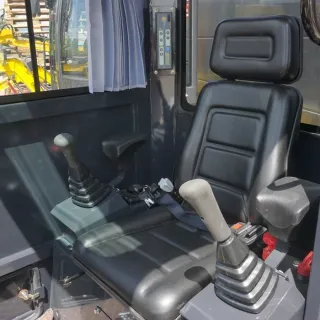 Верижен мини багер с чупеща стрела и кабина Cimex CHE12RS-CAB-SB/ 11.6 к.с.