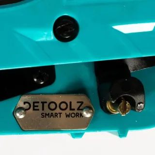 Бензинов верижен трион Detoolz DZ-D117-G02/ 1.2 к.с. Бензинов верижен трион Detoolz DZ-D117-G02/ 1.2 к.с.