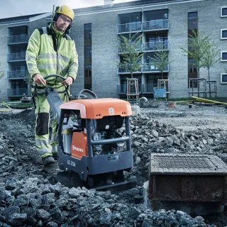 Виброплоча реверсивна Husqvarna Construction LG 204 / 3.1 kW/ 36kN