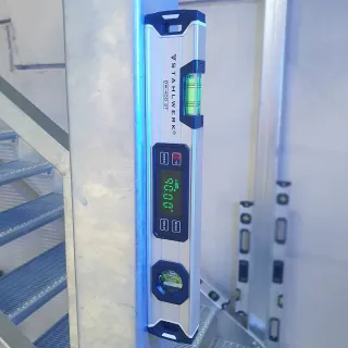 Ръчен дигитален нивелир STAHLWERK DW-400 ST/ 40 см