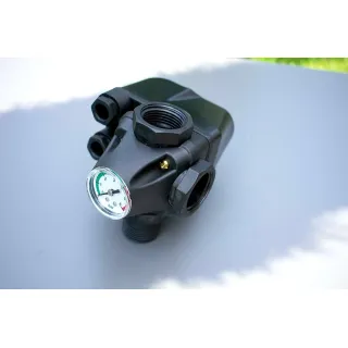 Комбиниран трипътен пресостат с манометър Gmax KRS-7/ 1