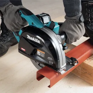 Акумулаторен циркуляр за метал Makita CS002GZ/ 40V Акумулаторен циркуляр за метал Makita CS002GZ/ 40V