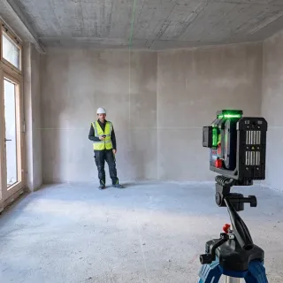 Линеен лазерен нивелир Bosch GLL 18V-120-33 CG/ 18V Линеен лазерен нивелир Bosch GLL 18V-120-33 CG/ 18V