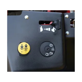 Тракторна косачка Yato YT-85553/ 15 к.с. Тракторна косачка Yato YT-85553/ 15 к.с.