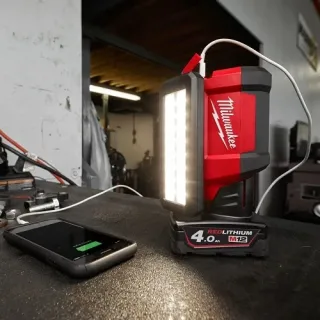 Акумулаторна лампа MIlwaukee M12PAL-0/ 12V