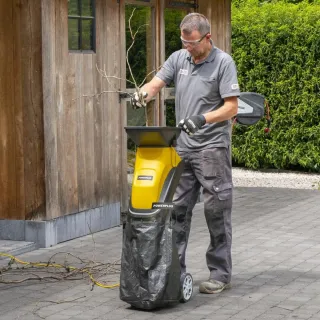 Дробилка за клони Power Plus POWEG6421/ 2,5 kW