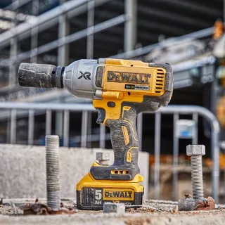 Акумулаторен ударен гайковерт DeWALT DCF897NT-XJ/ 18V Акумулаторен ударен гайковерт DeWALT DCF897NT-XJ/ 18V