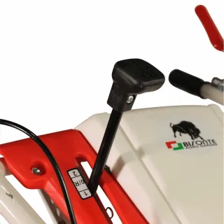 Бензинова мотофреза с фрези BISONTE Agro Garden BTA-1001/ 8.5 HP Бензинова мотофреза с фрези BISONTE Agro Garden BTA-1001/ 8.5 HP