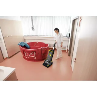 Акумулаторна машина за почистване на под Karcher BR 30/4 C Bp/ 36V