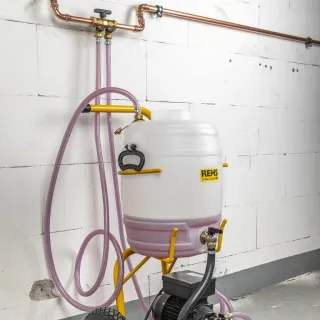 Помпа за пълнене и обезвъдушаване REMS Solar-Push I 80/ 1000W/ 30л Помпа за пълнене и обезвъдушаване REMS Solar-Push I 80/ 1000W/ 30л