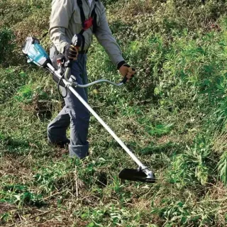 Акумулаторен тример Makita UR016GZ/ 40V/ XGT