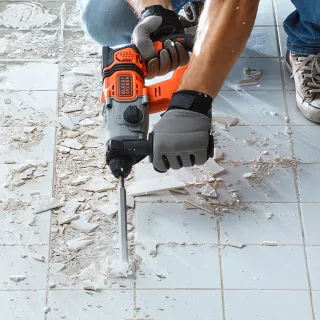 Акумулаторен перфоратор Black and Decker BCD900E2K/ 18 V/ 2х2.5Ah Акумулаторен перфоратор Black and Decker BCD900E2K/ 18 V/ 2х2.5Ah